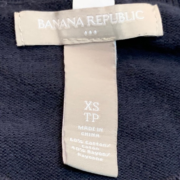 Banana Republic 3/4 Sleeve - Picture 3 of 4